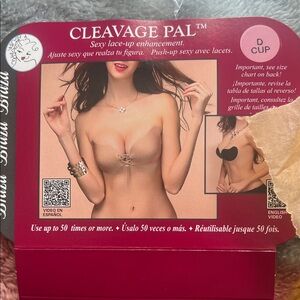 Cleavage pal D cup